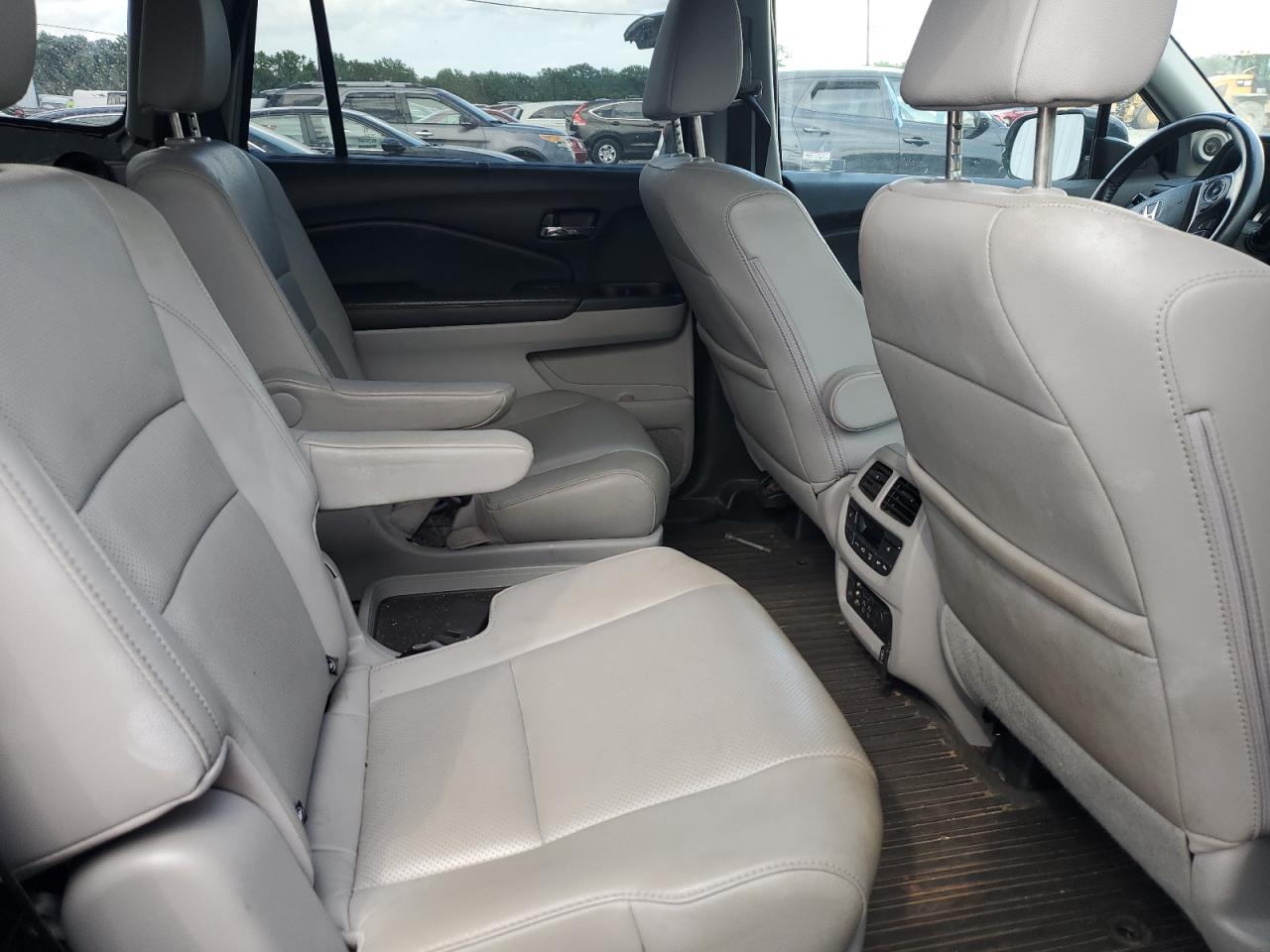 2017 Honda Pilot Elite VIN: 5FNYF6H02HB075143 Lot: 64860745