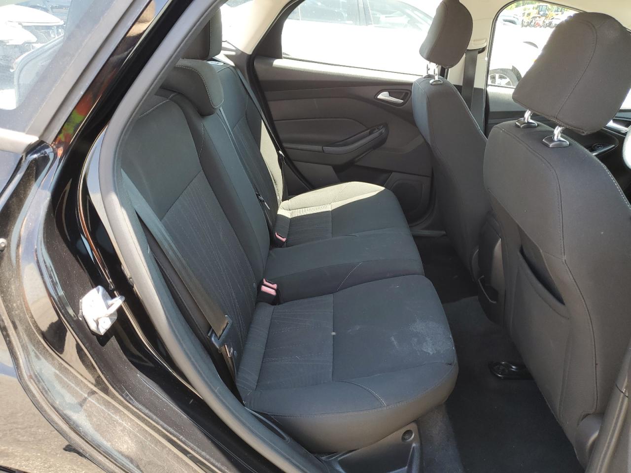 2016 Ford Focus Se VIN: 1FADP3K29GL217171 Lot: 65089365