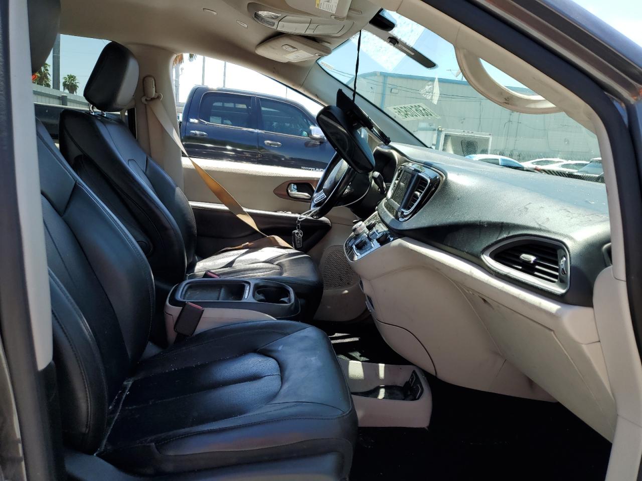 2019 Chrysler Pacifica Touring L VIN: 2C4RC1BG3KR668334 Lot: 63610545