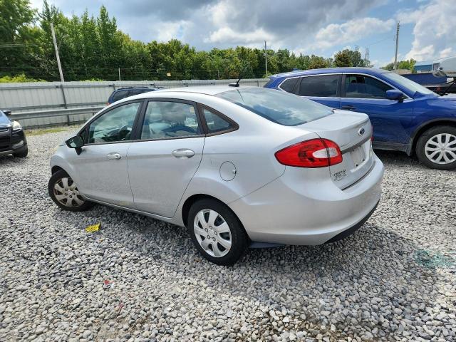 Sedans FORD FIESTA 2013 Srebrny