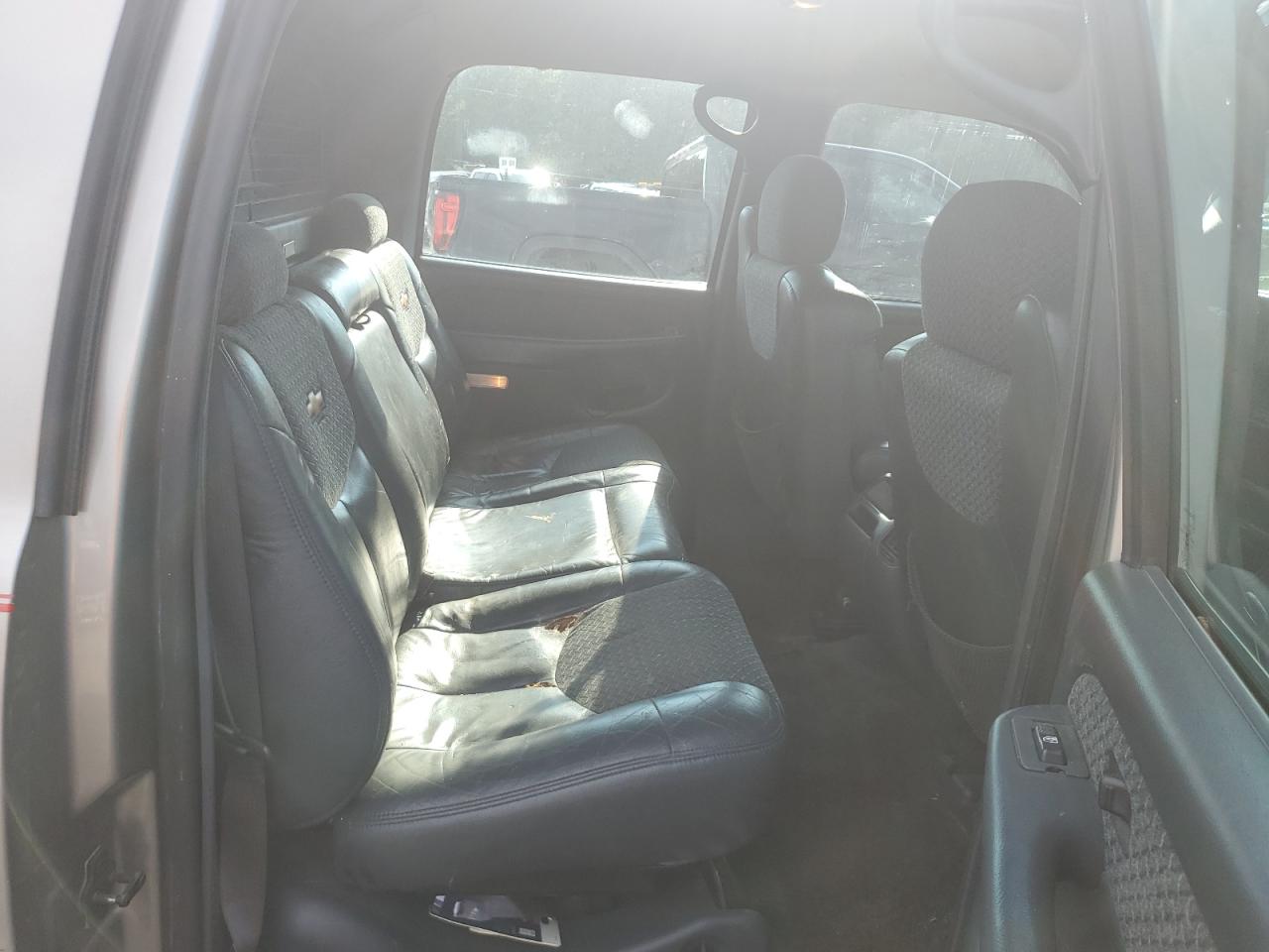 2002 Chevrolet Avalanche K1500 VIN: 3GNEK13T12G110184 Lot: 66892025