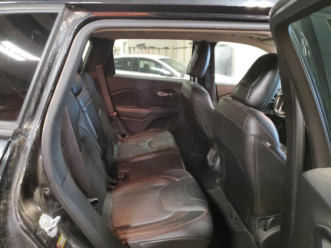 2015 Jeep Cherokee Trailhawk VIN: 1C4PJMBS4FW738584 Lot: 65239425