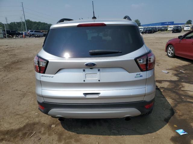  FORD ESCAPE 2018 Srebrny