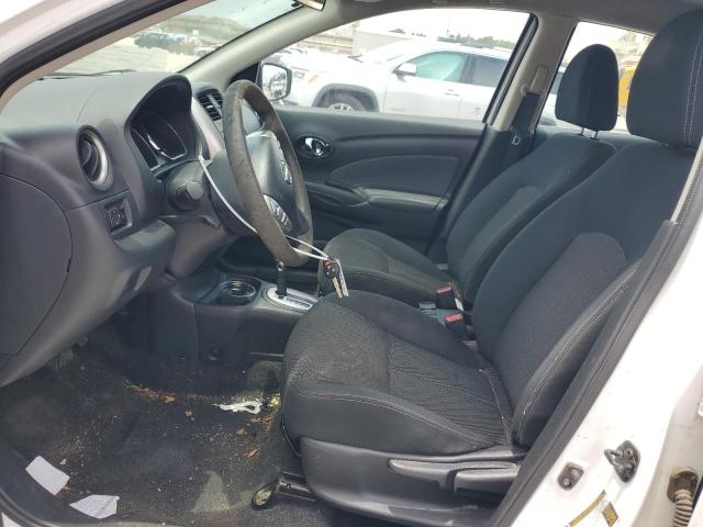 Sedans NISSAN VERSA 2016 Biały