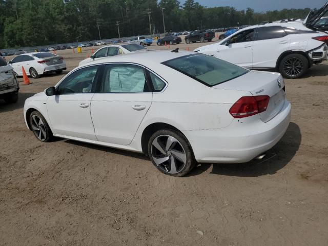 Sedans VOLKSWAGEN PASSAT 2015 White