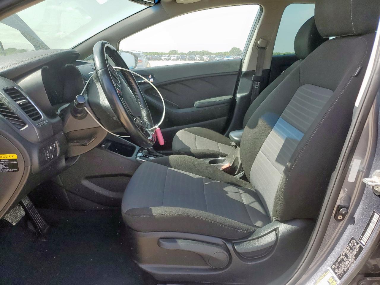 2018 Kia Forte Lx VIN: 3KPFL4A74JE195372 Lot: 63115585