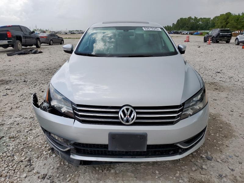  VOLKSWAGEN PASSAT 2013 Серебристый