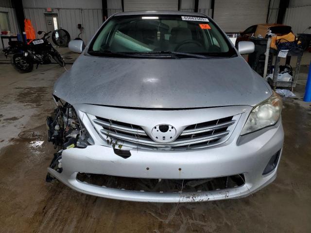 Sedans TOYOTA COROLLA 2013 Srebrny