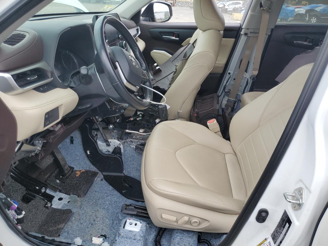2021 Toyota Highlander Hybrid Xle VIN: 5TDHBRCHXMS517585 Lot: 64396355