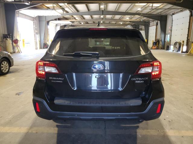  SUBARU OUTBACK 2018 Czarny