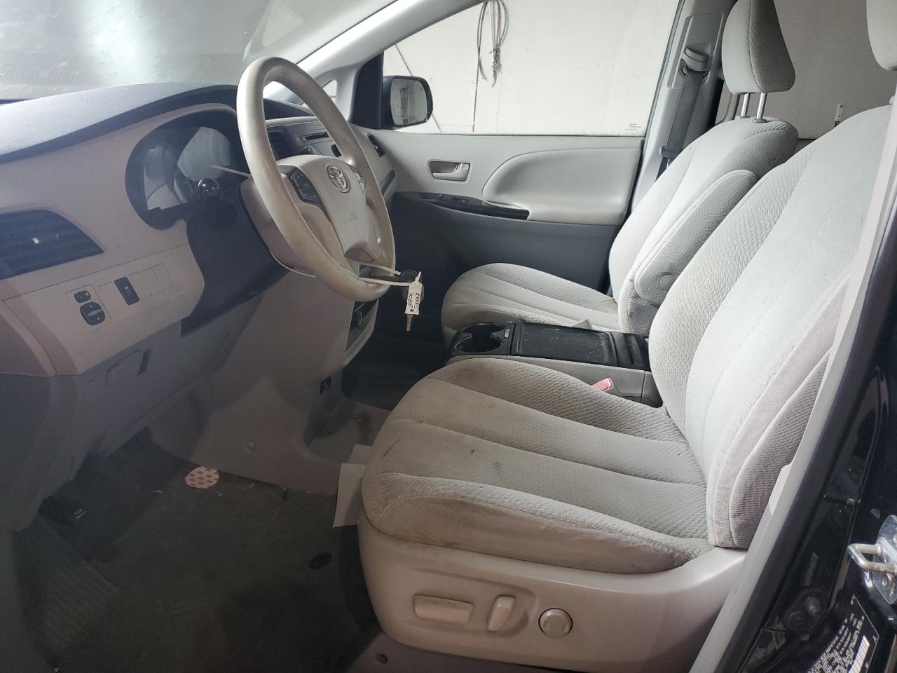 2014 Toyota Sienna Le VIN: 5TDKK3DC8ES487977 Lot: 63947135