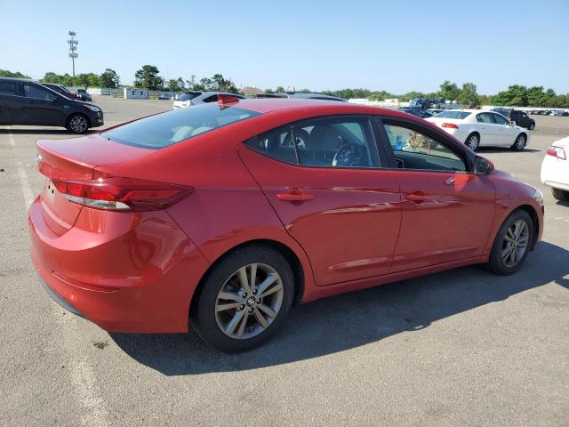 HYUNDAI ELANTRA 2018 Красный