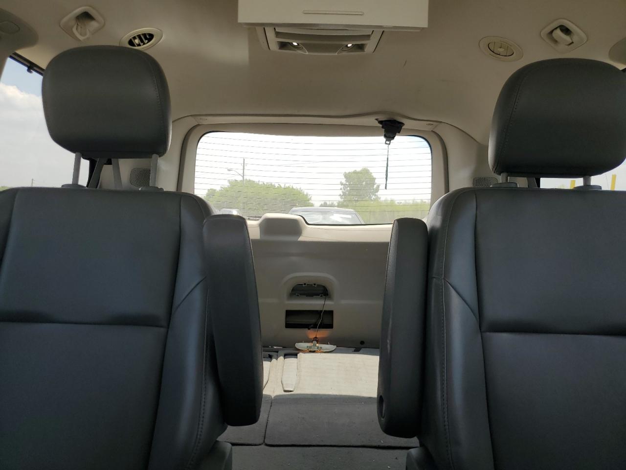 2010 Volkswagen Routan Se VIN: 2V4RW3D18AR295615 Lot: 63688075