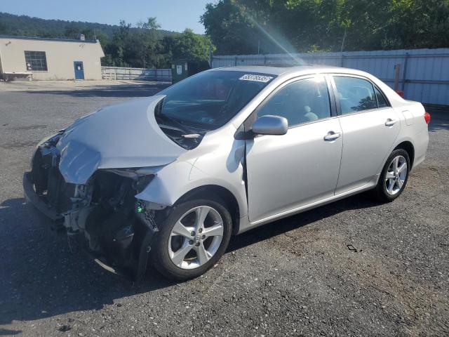 Sedans TOYOTA COROLLA 2013 Srebrny