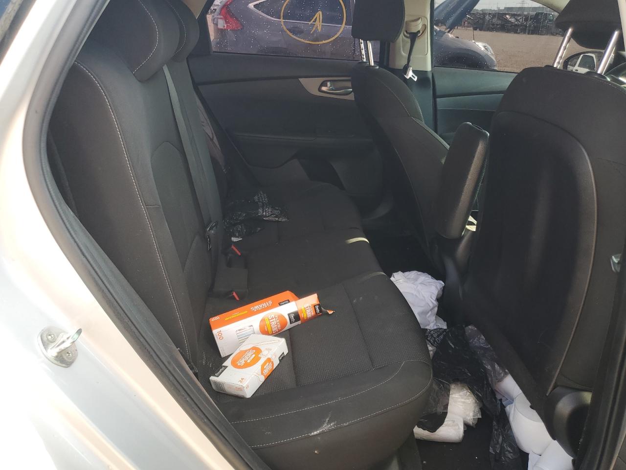 3KPF24AD2ME414424 2021 Kia Forte Fe