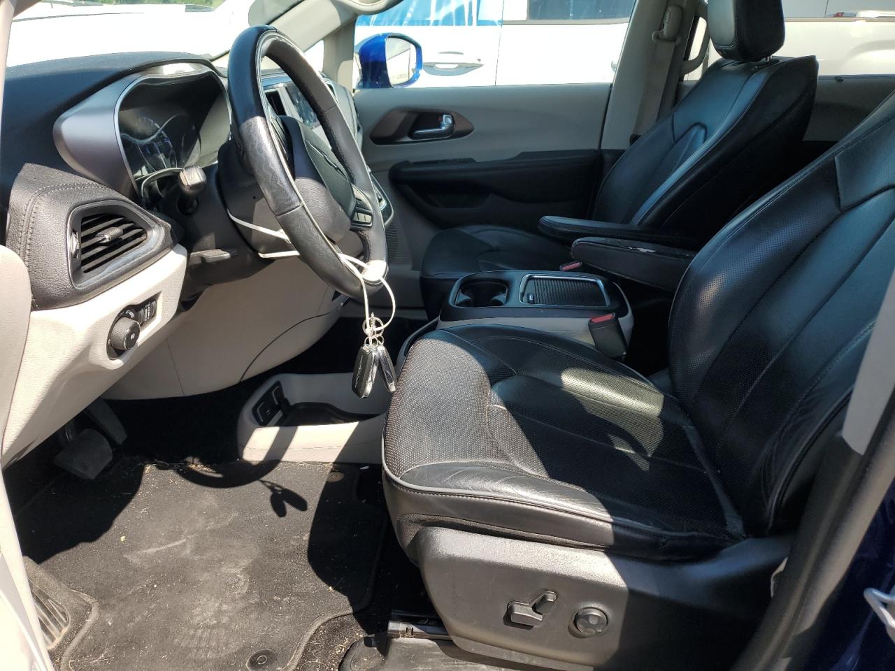 2018 Chrysler Pacifica Limited VIN: 2C4RC1GGXJR228375 Lot: 63254365