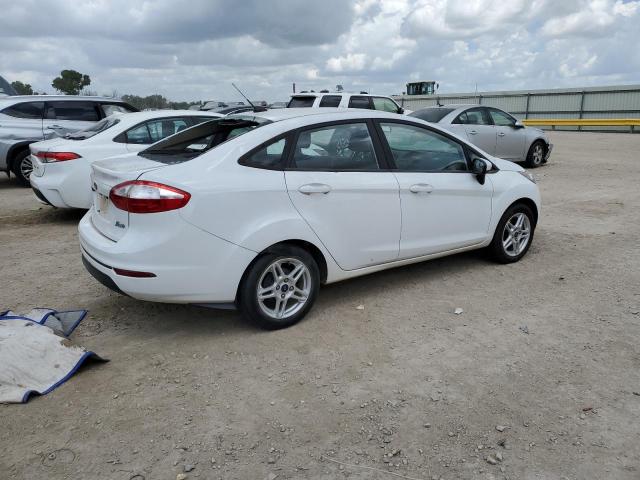  FORD FIESTA 2018 Белы
