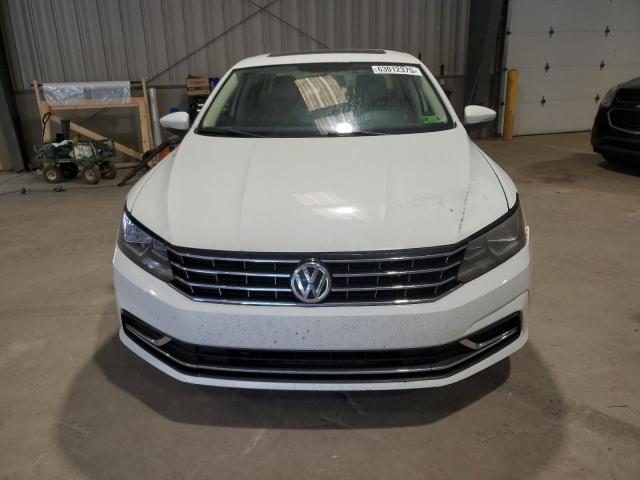  VOLKSWAGEN PASSAT 2017 Biały