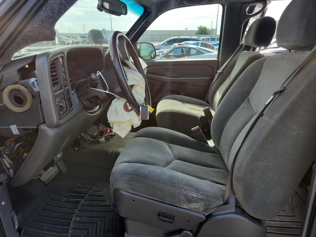 2004 Chevrolet Silverado K2500 Heavy Duty VIN: 1GCHK23U24F208911 Lot: 63163025