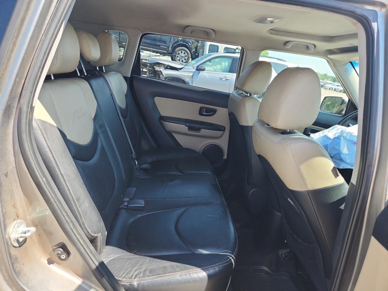 2011 Kia Soul + VIN: KNDJT2A22B7226056 Lot: 63414885