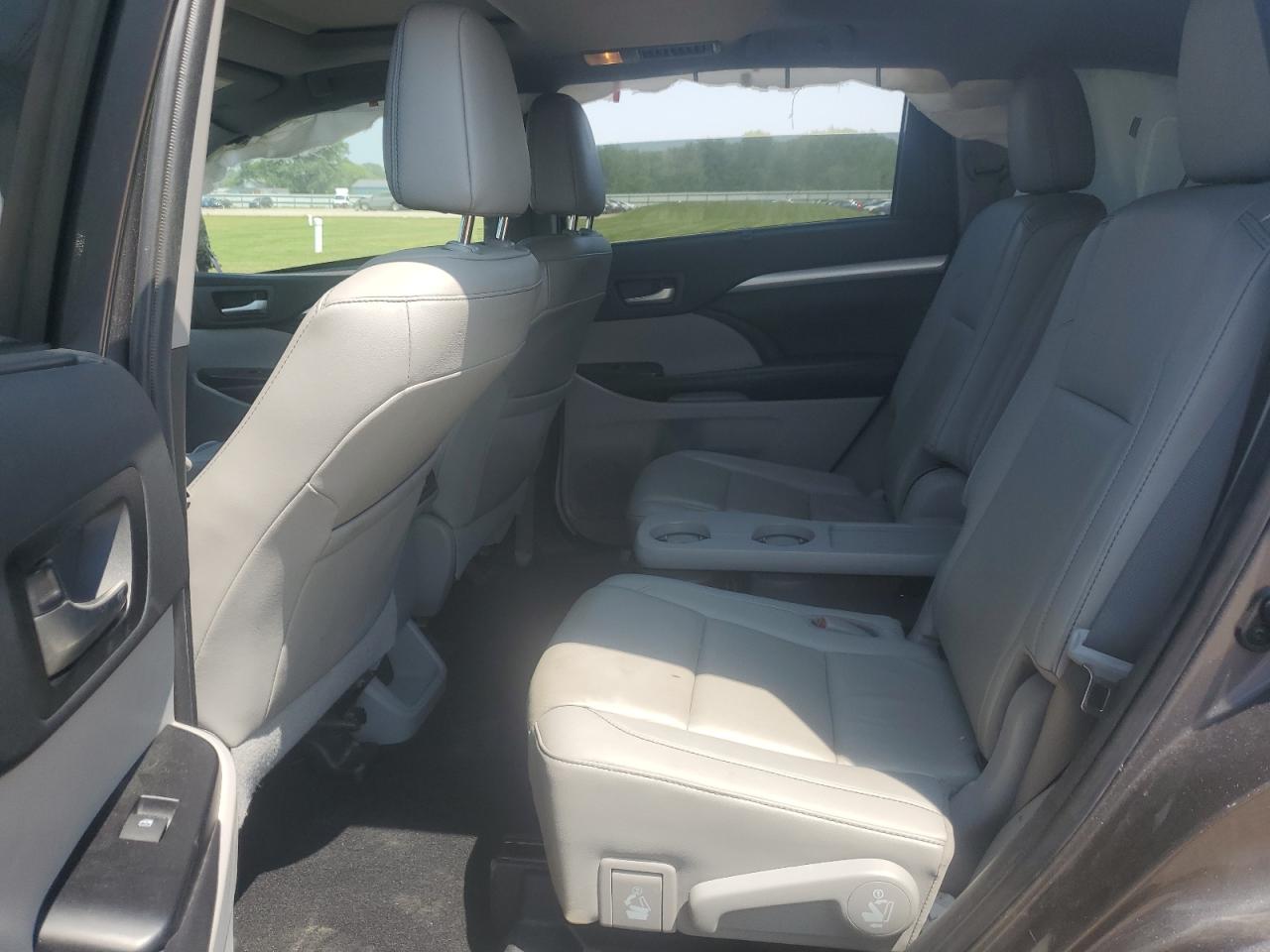 2019 Toyota Highlander Se VIN: 5TDJZRFH7KS991550 Lot: 64375255