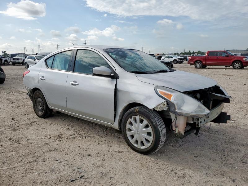  NISSAN VERSA 2018 Silver