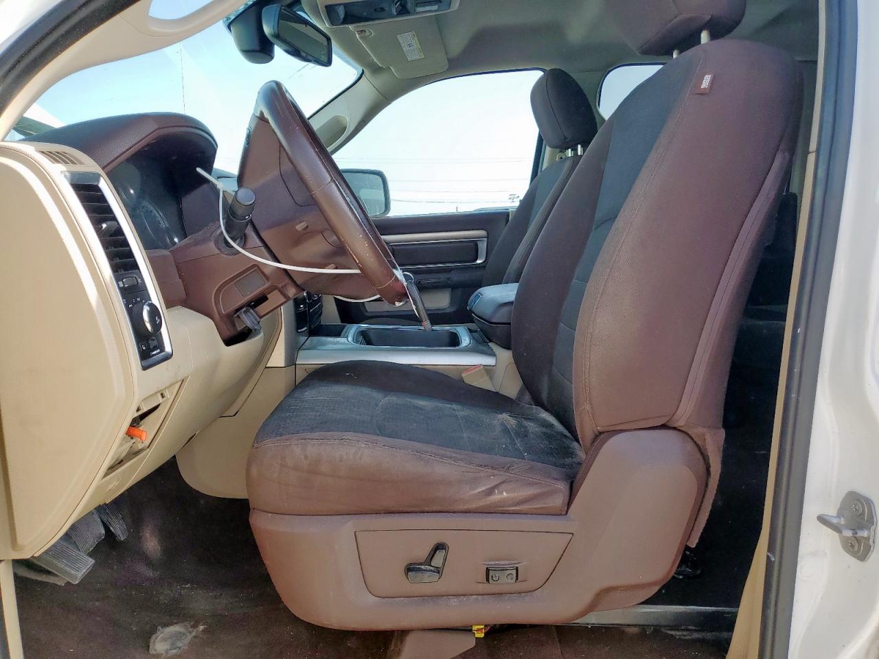 2016 Ram 1500 Slt VIN: 1C6RR6LT3GS190100 Lot: 65201195