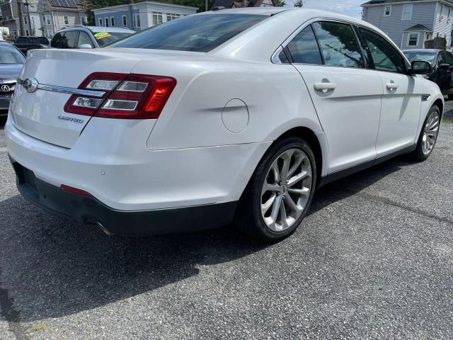 Sedans FORD TAURUS 2015 Biały