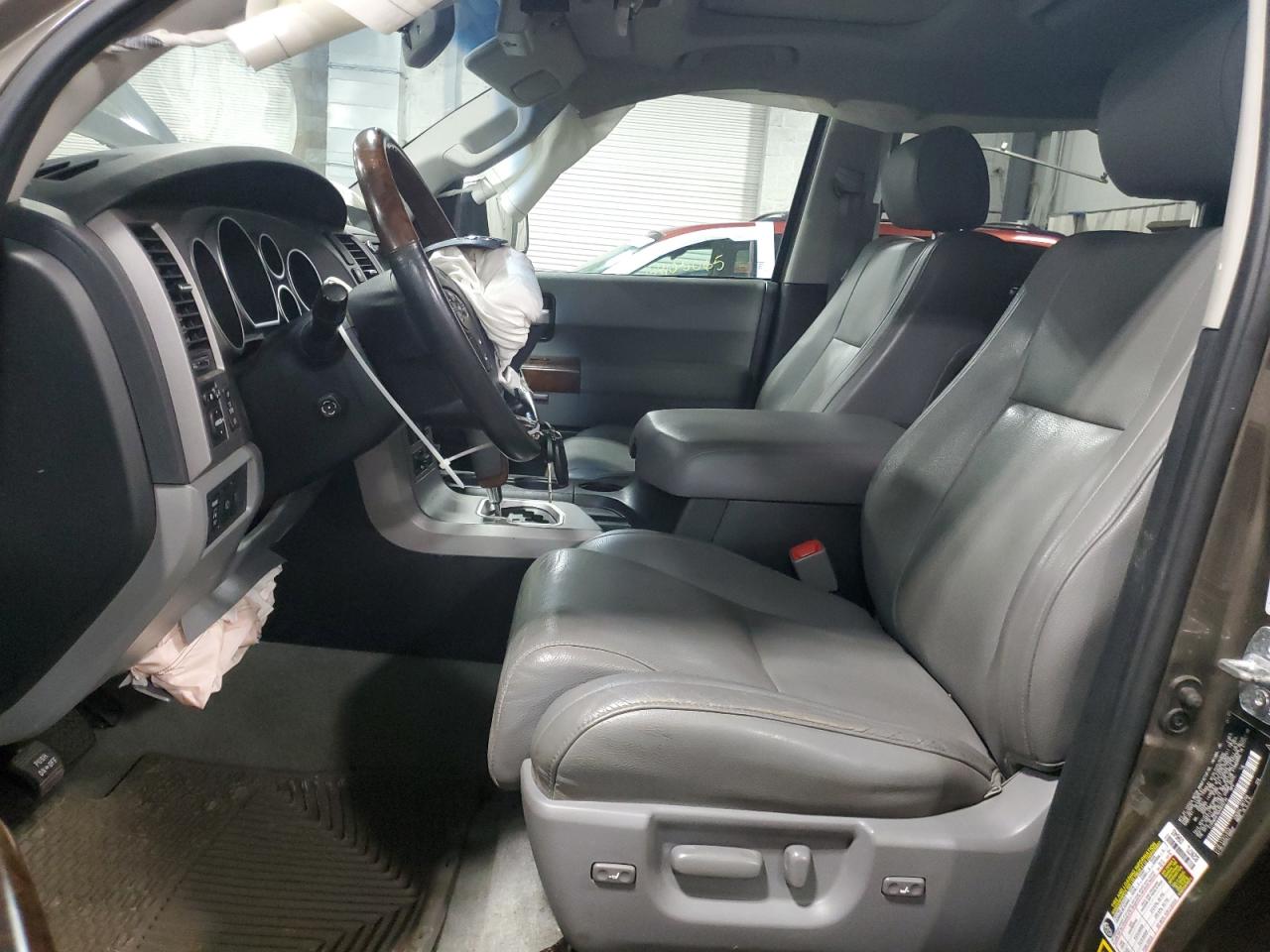 2010 Toyota Sequoia Platinum VIN: 5TDDW5G16AS035734 Lot: 64589005