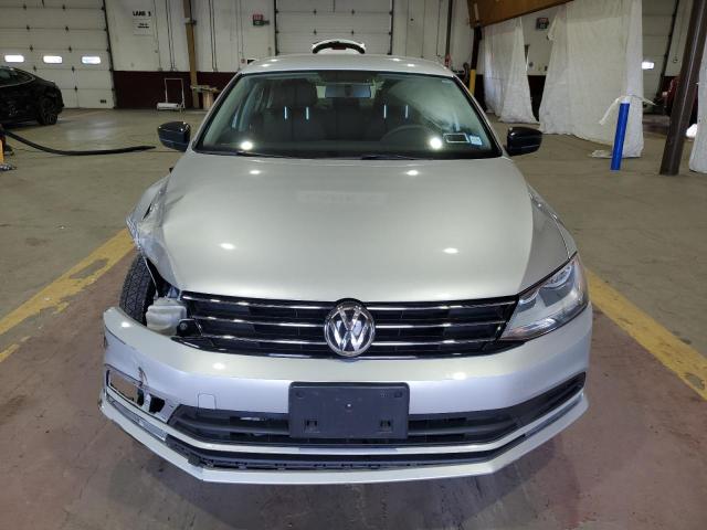  VOLKSWAGEN JETTA 2016 Srebrny