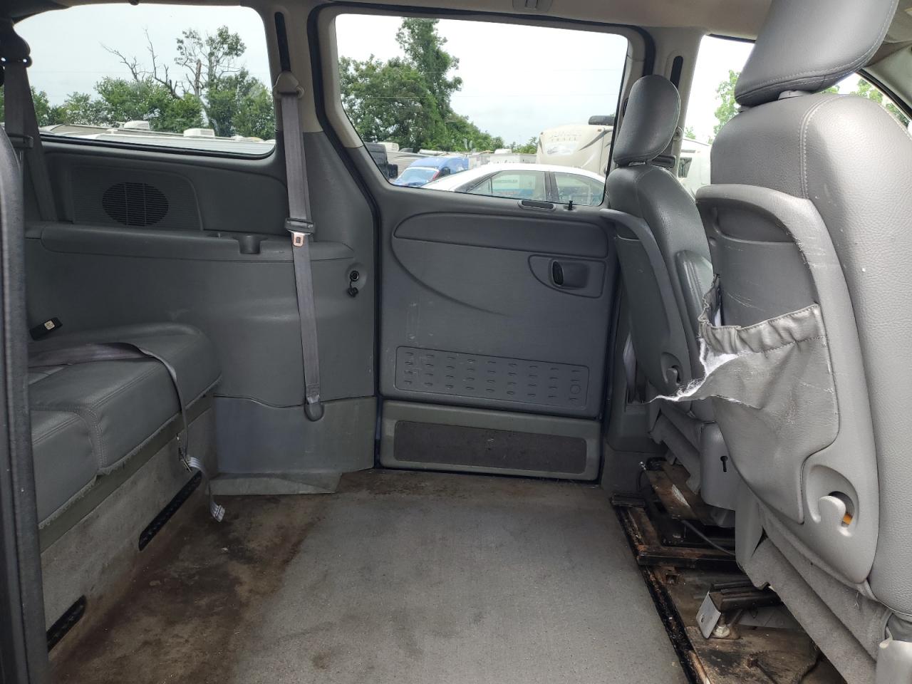 2005 Dodge Grand Caravan Sxt VIN: 2D4GP44L45R294640 Lot: 64444965