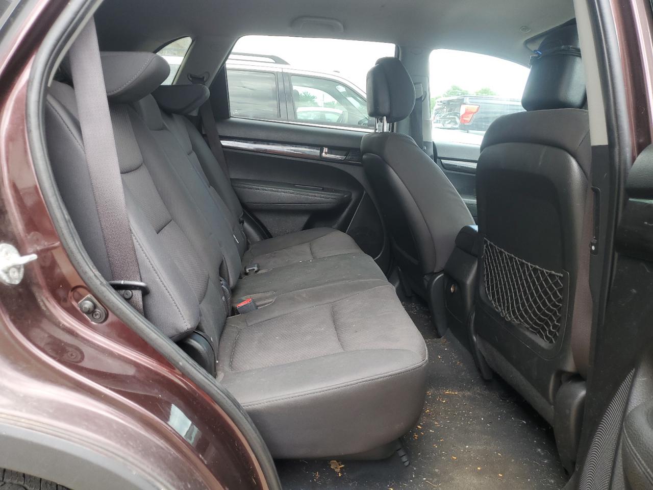 2011 Kia Sorento Base VIN: 5XYKTCA17BG172144 Lot: 70250395