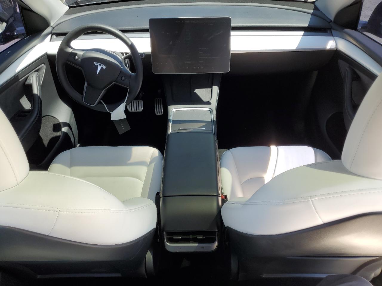 2024 Tesla Model Y VIN: 7SAYGDEF8RF026527 Lot: 66410385