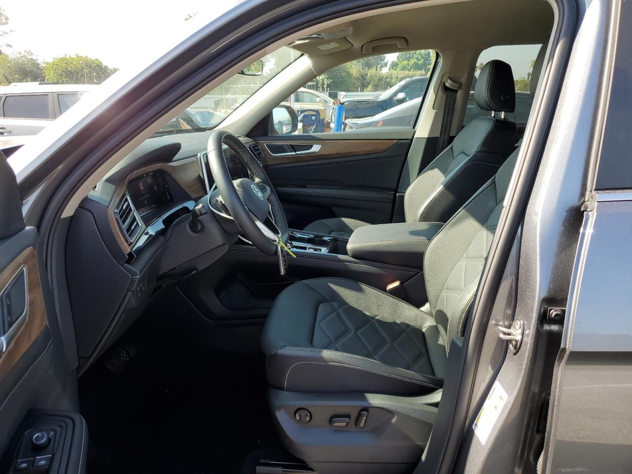 2024 Volkswagen Atlas Se VIN: 1V2WR2CA0RC600592 Lot: 64615575