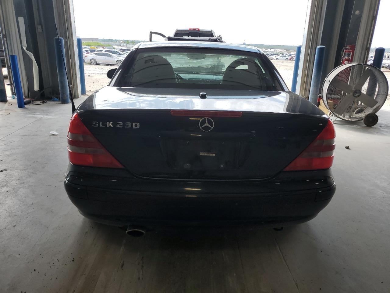 2001 Mercedes-Benz Slk 230 Kompressor VIN: WDBKK49F21F184727 Lot: 65192575