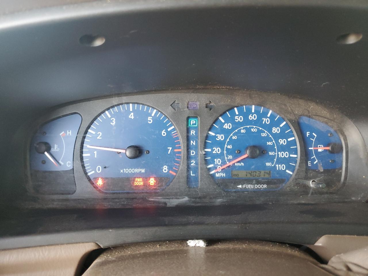 4t3zf13c11u375815 4T3ZF13C11U375815 2001 Toyota Sienna Le