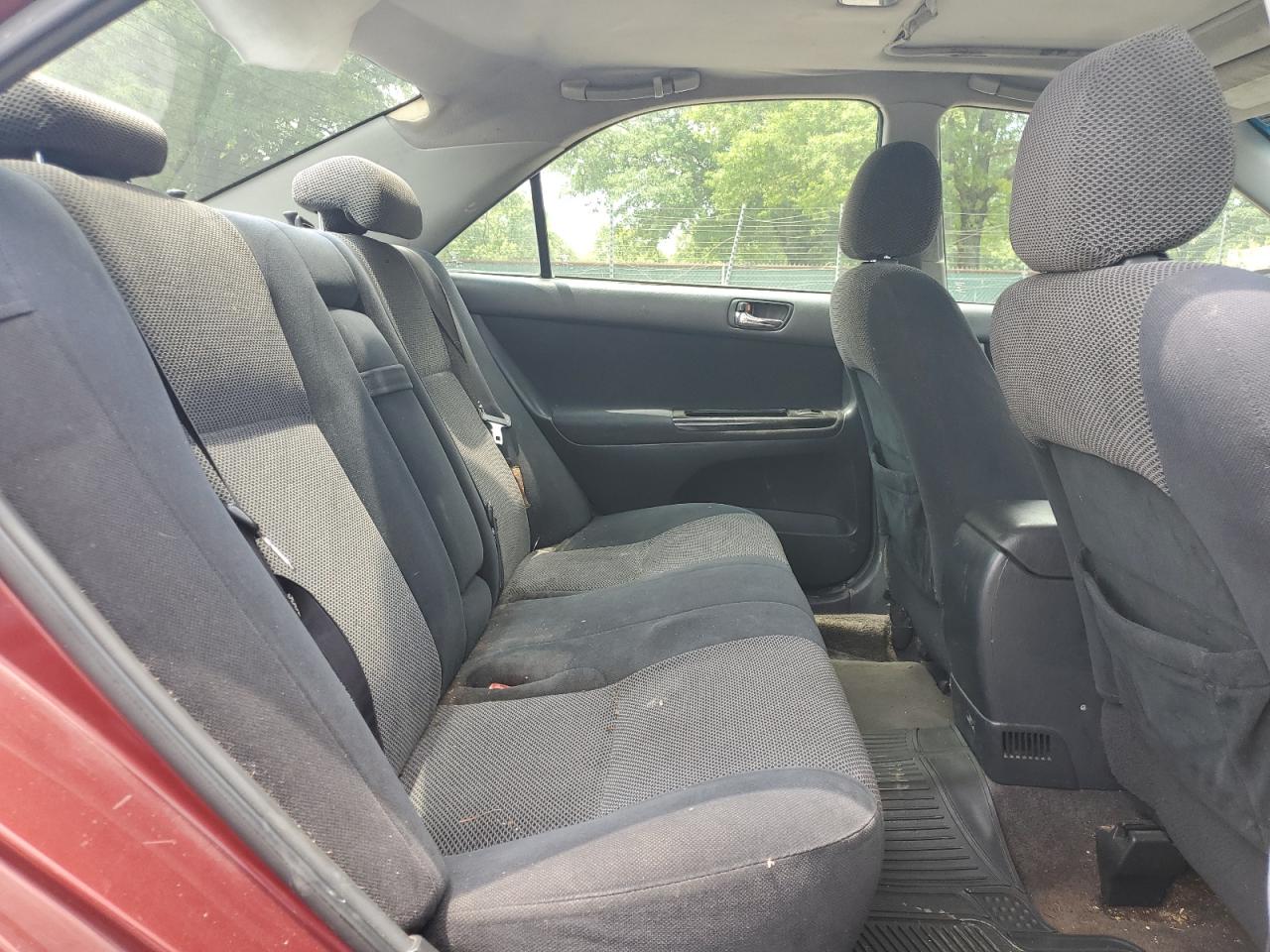 2004 Toyota Camry Le VIN: 4T1BE32K44U377502 Lot: 64281035