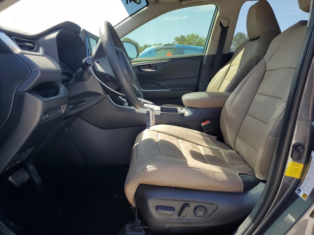 2020 Toyota Rav4 Xle VIN: JTMW1RFV7LD046727 Lot: 61860005