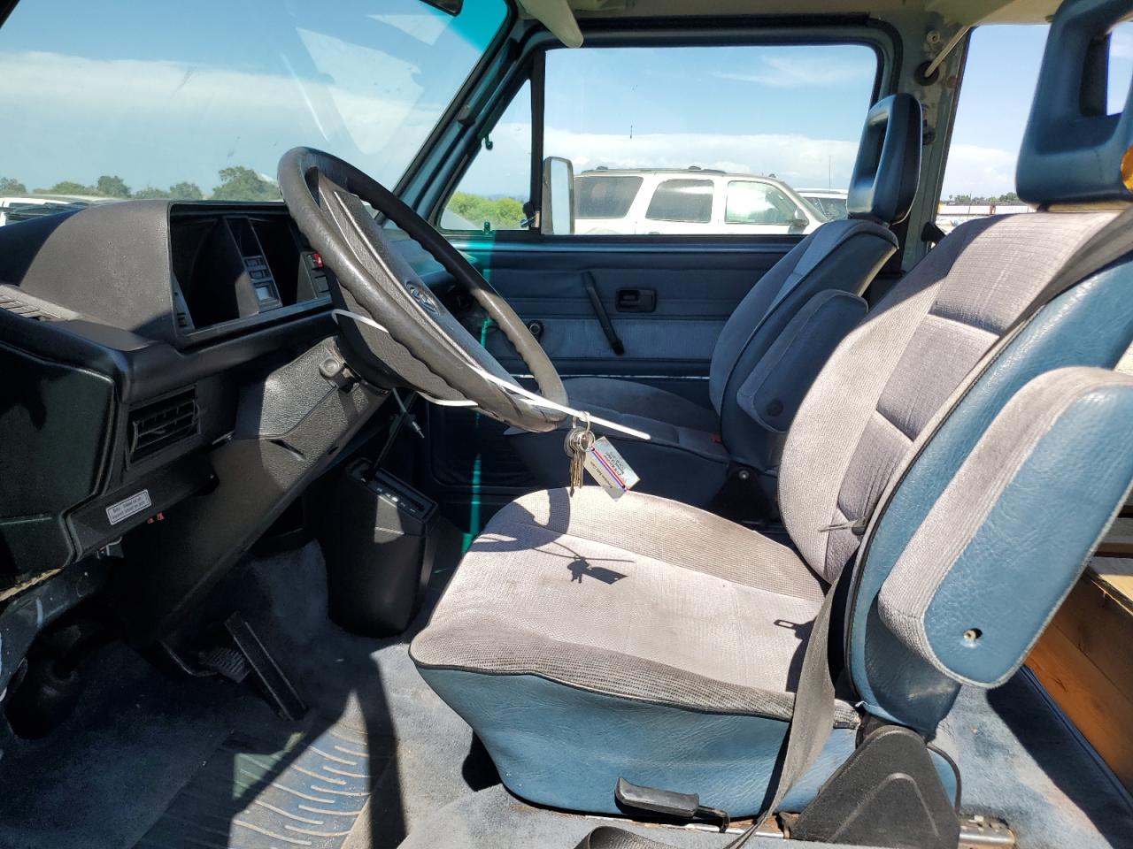 1985 Volkswagen Vanagon Bus VIN: WV2YB025XFH083048 Lot: 62905905