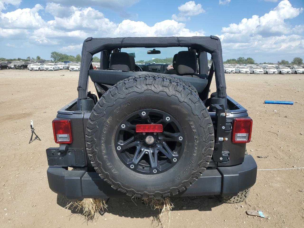 2017 Jeep Wrangler Unlimited Sport VIN: 1C4BJWDG8HL553697 Lot: 63375785
