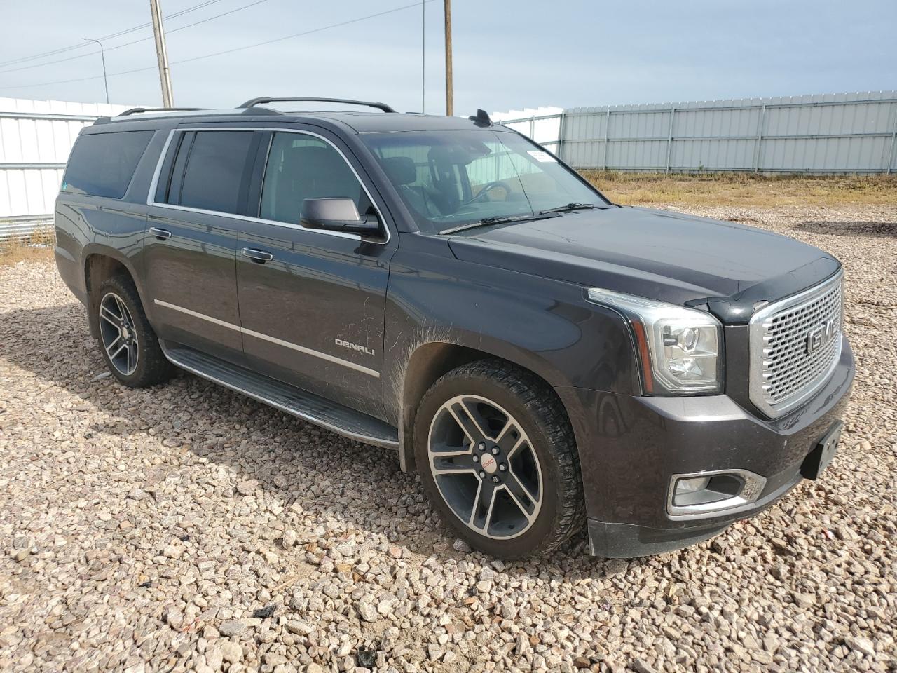 1gks2hkj1hr375267 1GKS2HKJ1HR375267 2017 GMC Yukon Xl Denali