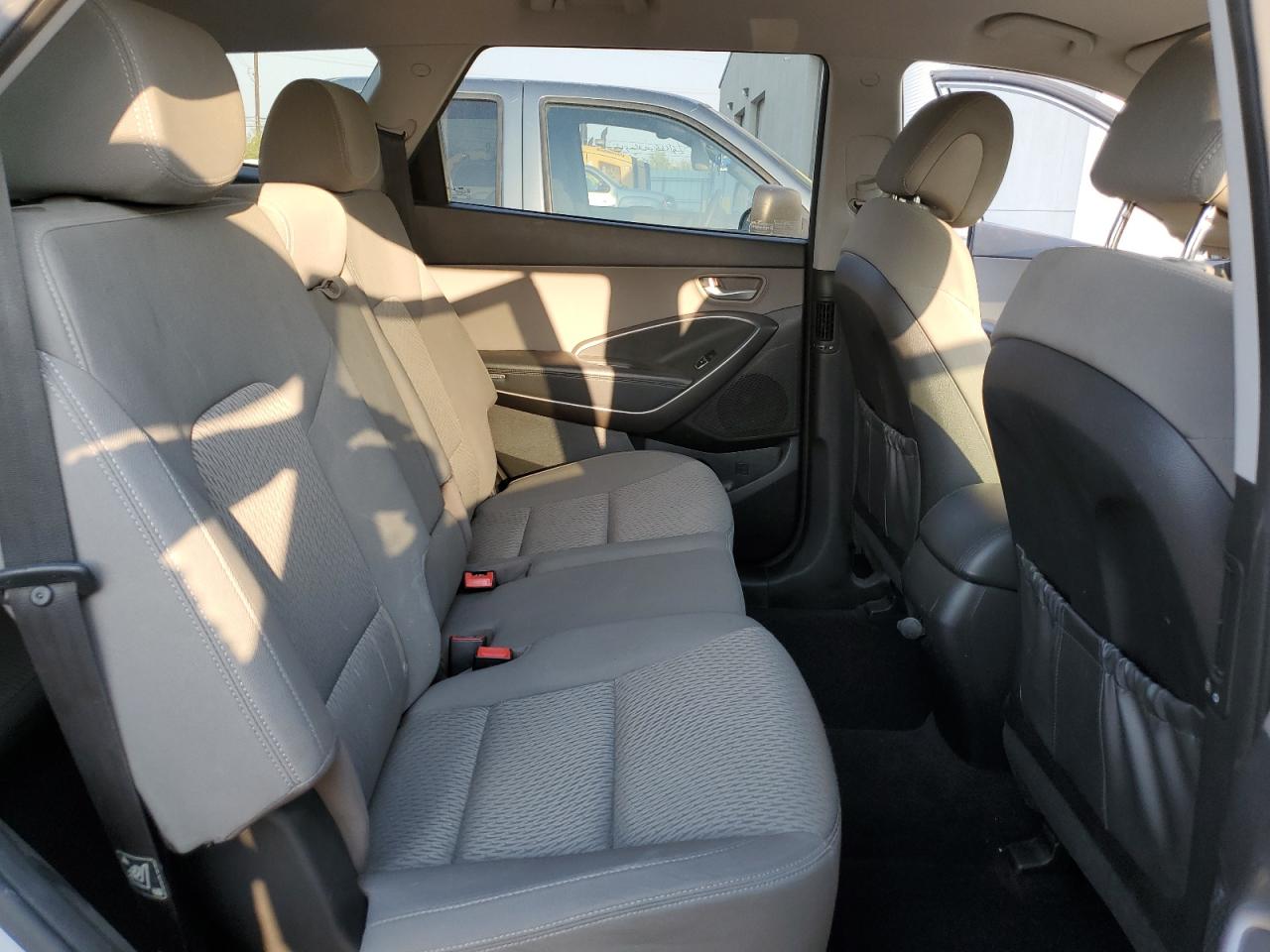 2017 Hyundai Santa Fe Se VIN: KM8SM4HF0HU182571 Lot: 64767465