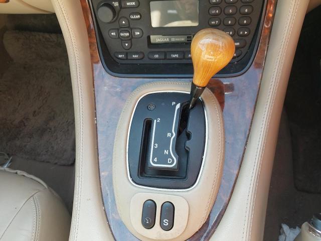 2002 DAIMLER SUPER V8 A