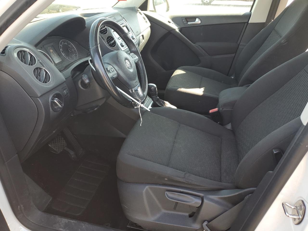 2014 Volkswagen Tiguan S VIN: WVGAV3AX9EW502041 Lot: 63253045