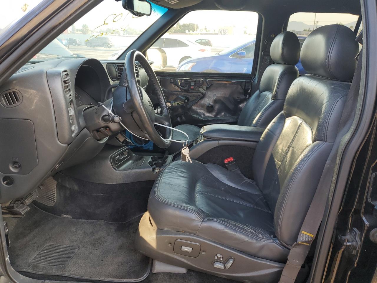 2000 Chevrolet Blazer VIN: 1GNCS13W7Y2173339 Lot: 65621135
