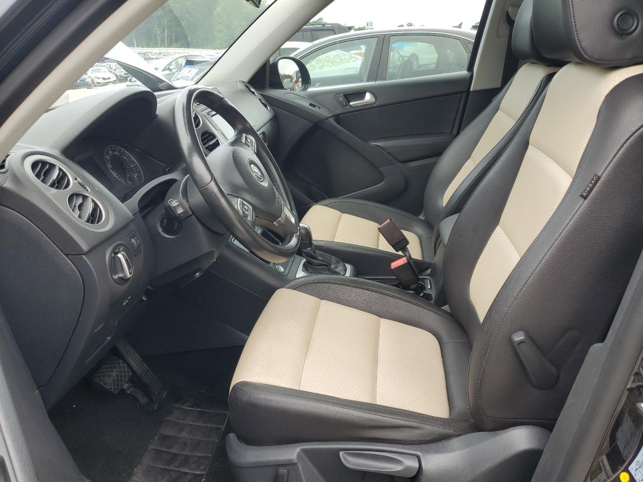 2017 Volkswagen Tiguan S VIN: WVGBV7AX0HK040038 Lot: 63366585