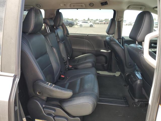 2020 TOYOTA SIENNA SE  