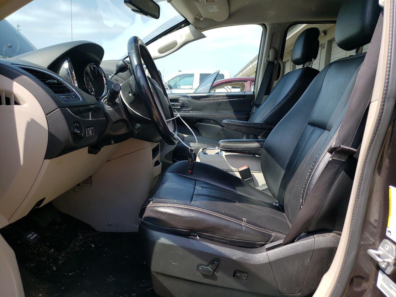 2015 Chrysler Town & Country Touring VIN: 2C4RC1BG7FR677348 Lot: 65769415