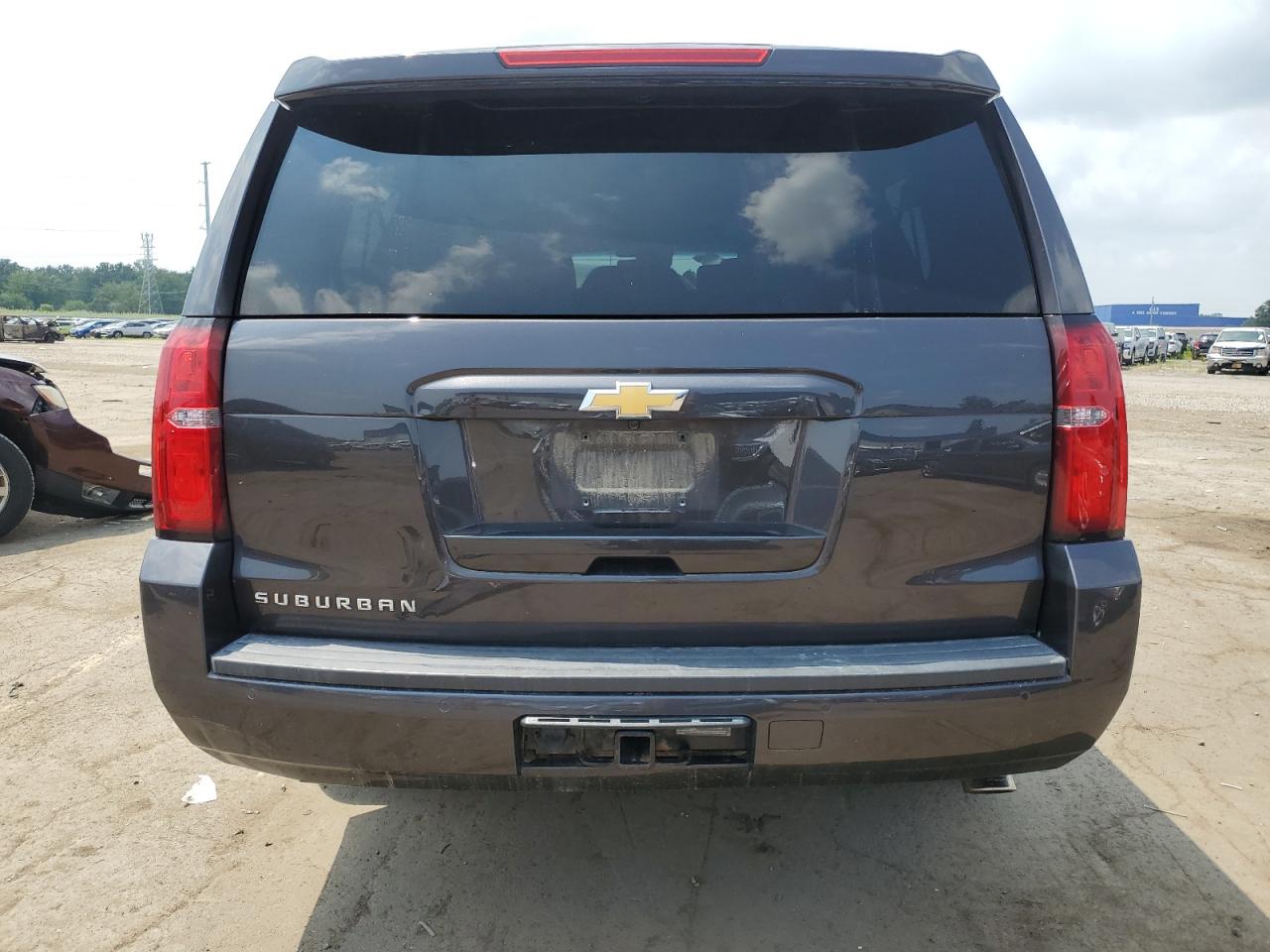 1gnskhkc7jr370407 1GNSKHKC7JR370407 2018 Chevrolet Suburban K1500 Lt
