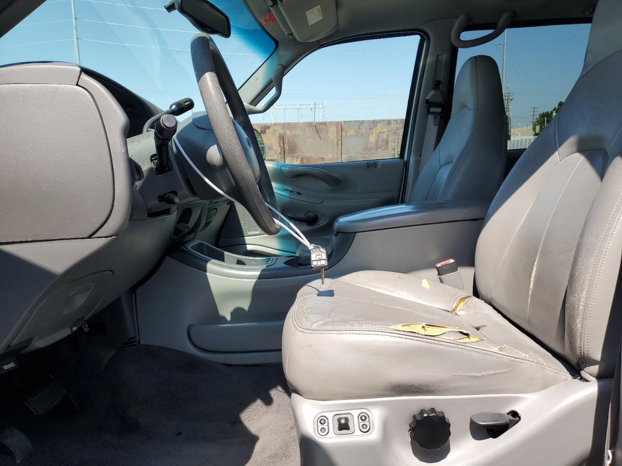 2000 Ford Expedition Xlt VIN: 1FMRU15L8YLC11862 Lot: 63528655